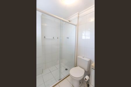 Apartamento à venda com 66m², 2 quartos e 2 vagasBanheiro da suíte 