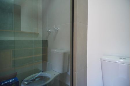 Banheiro da Suíte de apartamento à venda com 2 quartos, 47m² em Rio Branco, Porto Alegre