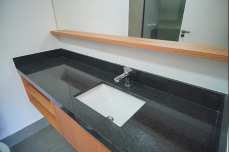 Lavabo de apartamento à venda com 2 quartos, 47m² em Rio Branco, Porto Alegre