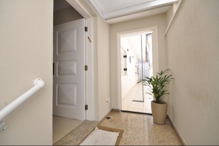 Casa para alugar com 340m², 3 quartos e 5 vagasHall de entrada