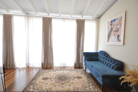 Casa para alugar com 340m², 3 quartos e 5 vagasSala