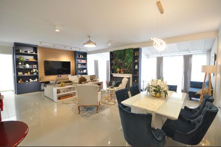 Sala de casa para alugar com 3 quartos, 340m² em Vila Albertina, São Paulo