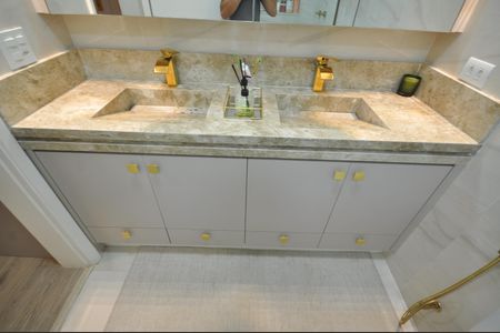 Casa para alugar com 340m², 3 quartos e 5 vagasBanheiro do Quarto Suíte