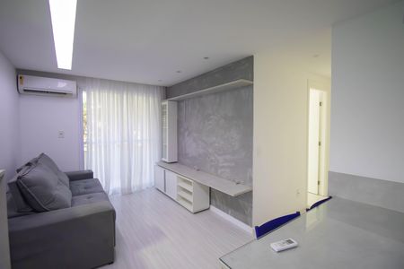 Sala de apartamento para alugar com 2 quartos, 60m² em Maria Paula, São Gonçalo