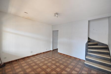 Casa à venda com 2 quartos, 70m² em Vila Nivi, São Paulo