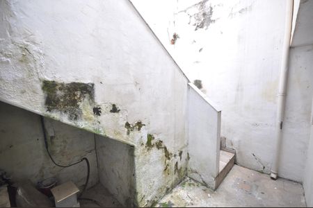 Casa à venda com 70m², 2 quartos e sem vagaQuintal