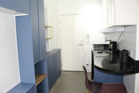 Cozinha de kitnet/studio para alugar com 1 quarto, 27m² em República, São Paulo