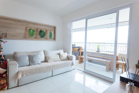 Apartamento à venda com 120m², 3 quartos e 2 vagas Apartamento à venda com 120m², 3 quartos e 2 vagasSala de TV