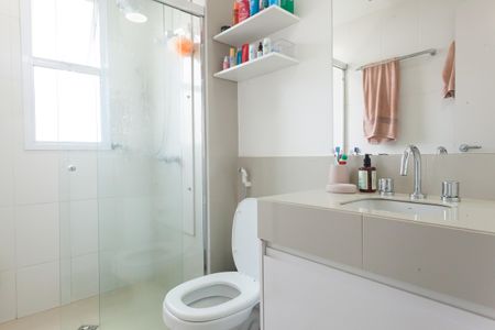 Apartamento à venda com 120m², 3 quartos e 2 vagas Apartamento à venda com 120m², 3 quartos e 2 vagasBanheiro suite