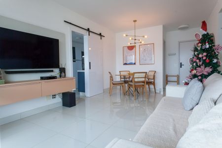 Apartamento à venda com 120m², 3 quartos e 2 vagas Apartamento à venda com 120m², 3 quartos e 2 vagasSala de TV