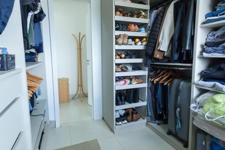 Apartamento à venda com 120m², 3 quartos e 2 vagas Apartamento à venda com 120m², 3 quartos e 2 vagasCloset da suíte