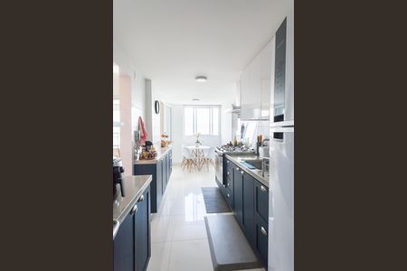 Apartamento à venda com 120m², 3 quartos e 2 vagas Apartamento à venda com 120m², 3 quartos e 2 vagasCozinha