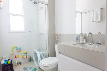 Apartamento à venda com 120m², 3 quartos e 2 vagas Apartamento à venda com 120m², 3 quartos e 2 vagasBanheiro Social