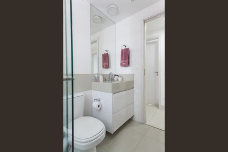 Apartamento à venda com 120m², 3 quartos e 2 vagas Apartamento à venda com 120m², 3 quartos e 2 vagasBanheiro Social