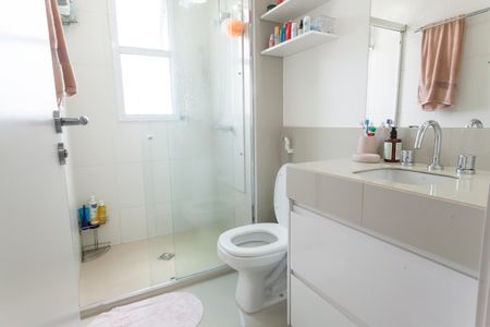 Apartamento à venda com 120m², 3 quartos e 2 vagas Apartamento à venda com 120m², 3 quartos e 2 vagasBanheiro suite