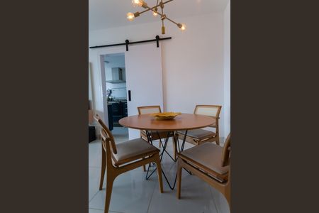 Apartamento à venda com 120m², 3 quartos e 2 vagas Apartamento à venda com 120m², 3 quartos e 2 vagasSala de Jantar