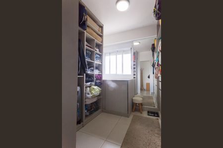 Apartamento à venda com 120m², 3 quartos e 2 vagas Apartamento à venda com 120m², 3 quartos e 2 vagasCloset da suíte