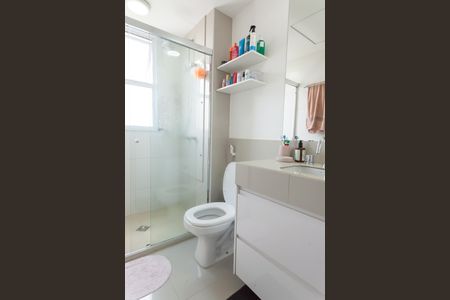 Apartamento à venda com 120m², 3 quartos e 2 vagas Apartamento à venda com 120m², 3 quartos e 2 vagasBanheiro suite