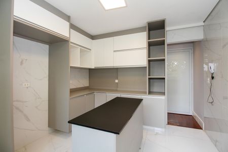 Apartamento à venda com 250m², 2 quartos e 1 vagaCozinha e Área de Serviço