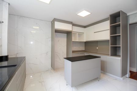 Apartamento à venda com 250m², 2 quartos e 1 vagaCozinha e Área de Serviço