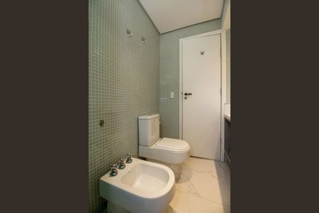 Apartamento à venda com 250m², 2 quartos e 1 vagaBanheiro da Suíte 1