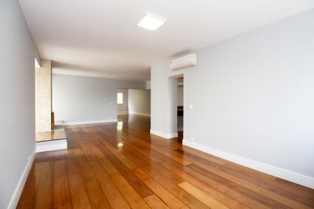 Apartamento à venda com 250m², 2 quartos e 1 vagaSala de Estar e Jantar