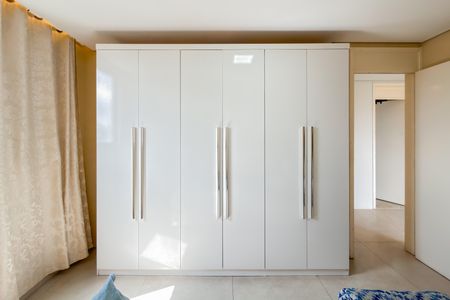 Apartamento para alugar com 50m², 2 quartos e 1 vagaQuarto 1 - Armários