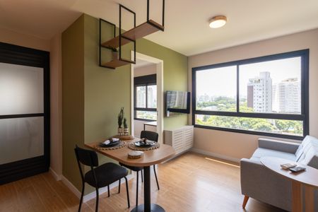 Sala de apartamento para alugar com 2 quartos, 38m² em Indianópolis, São Paulo