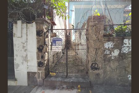 Casa à venda com 57m², 2 quartos e sem vaga Casa à venda com 57m², 2 quartos e sem vagaFachada