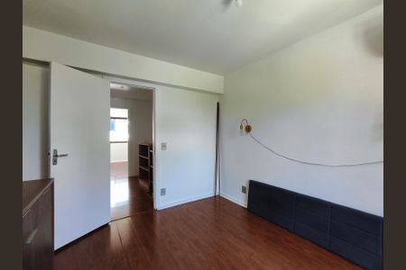 Casa de condomínio à venda com 180m², 3 quartos e 2 vagas Casa de condomínio à venda com 180m², 3 quartos e 2 vagasSuíte 1