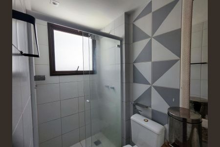 Casa de condomínio à venda com 180m², 3 quartos e 2 vagas Casa de condomínio à venda com 180m², 3 quartos e 2 vagasBanheiro da Suíte 1