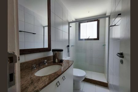 Casa de condomínio à venda com 180m², 3 quartos e 2 vagas Casa de condomínio à venda com 180m², 3 quartos e 2 vagasBanheiro Social