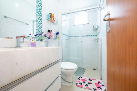 Apartamento à venda com 90m², 3 quartos e 2 vagasBANHEIRO2