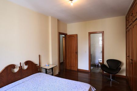 Apartamento à venda com 200m², 5 quartos e 2 vagasSuíte