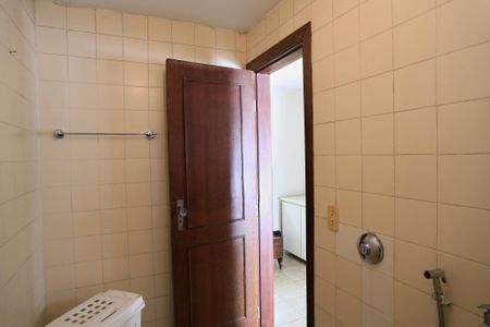 Apartamento à venda com 200m², 5 quartos e 2 vagasBanheiro de serviço