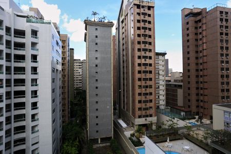 Apartamento à venda com 200m², 5 quartos e 2 vagasVista da Suíte 1