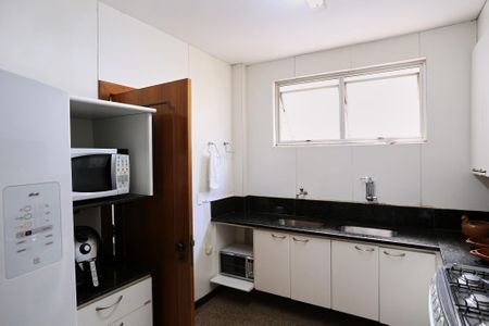 Apartamento à venda com 200m², 5 quartos e 2 vagasCozinha