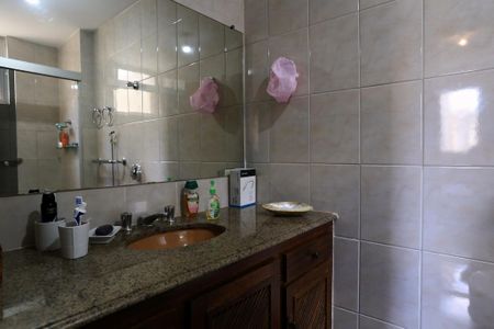 Apartamento à venda com 200m², 5 quartos e 2 vagasBanheiro da Suíte