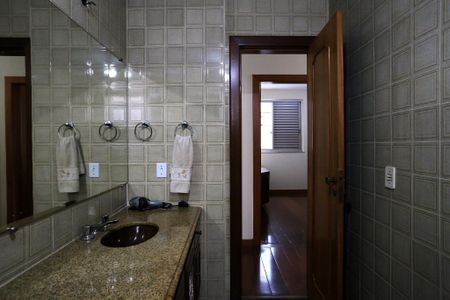 Apartamento à venda com 200m², 5 quartos e 2 vagasBanheiro