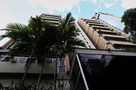 Apartamento à venda com 200m², 5 quartos e 2 vagasFachada