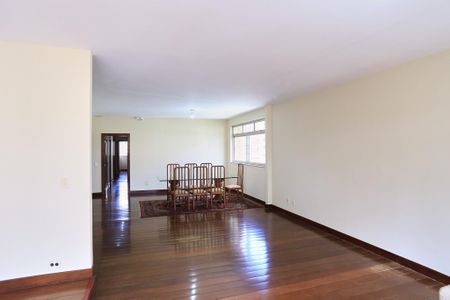 Apartamento à venda com 200m², 5 quartos e 2 vagasSala