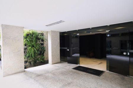 Apartamento à venda com 200m², 5 quartos e 2 vagasEntrada