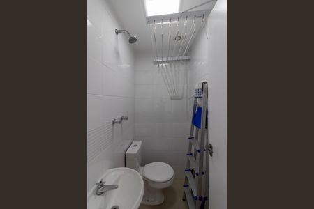 Apartamento para alugar com 83m², 2 quartos e 2 vagas Apartamento para alugar com 83m², 2 quartos e 2 vagasBanheiro de Serviço