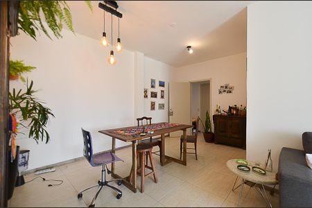 Apartamento à venda com 2 quartos, 110m² em Santo Antônio, Belo Horizonte