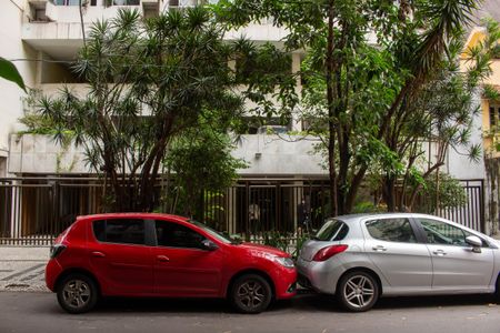 Apartamento para alugar com 100m², 2 quartos e 1 vaga Apartamento para alugar com 100m², 2 quartos e 1 vagaFachada