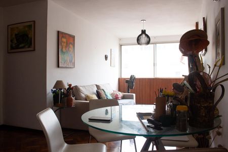 Apartamento para alugar com 100m², 2 quartos e 1 vaga Apartamento para alugar com 100m², 2 quartos e 1 vagaSala