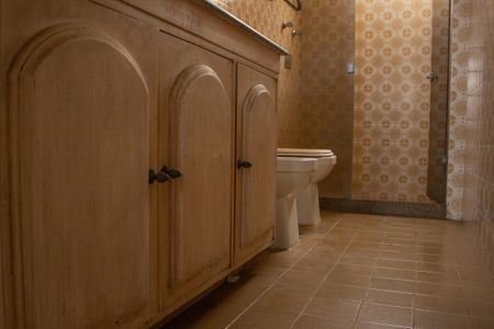 Apartamento para alugar com 100m², 2 quartos e 1 vaga Apartamento para alugar com 100m², 2 quartos e 1 vagaBanheiro da Suíte