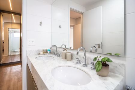 Apartamento à venda com 109m², 3 quartos e 2 vagasBanheiro da Suíte
