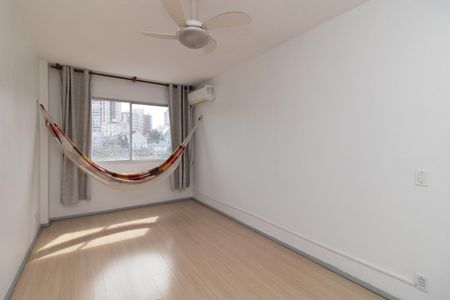 Sala de apartamento para alugar com 1 quarto, 45m² em Partenon, Porto Alegre