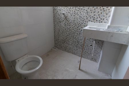 Apartamento para alugar com 38m², 2 quartos e sem vagaBanheiro